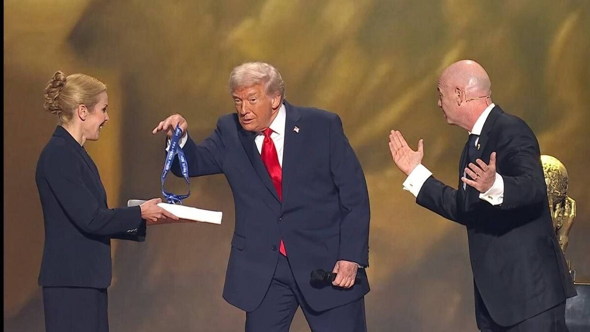 ذوق زدگی پیش از موعد ترامپ از دریافت جایزه فیفا / ترامپ بالاخره جایزه گرفت! + فیلم