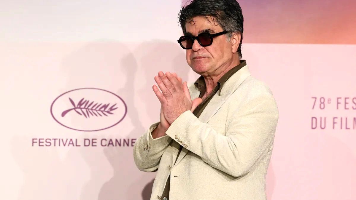 سردبیر مجله سینما فرانسه: «جعفر پناهی» و سینمای سیاسی اندازهگیریشده که لرزشی گناهکارانه ایجاد میکند