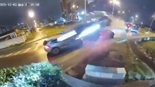 پرواز یک مرسدس بنز از روی چند خودرو در رومانی