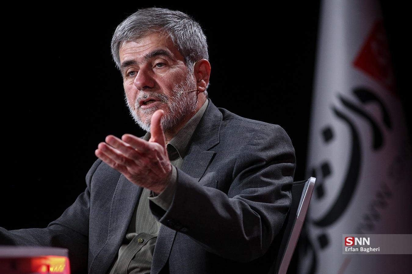 صندلی&zwnj;هایی که خالی ماند، اما مکتبی ساخت که هنوز زنده است