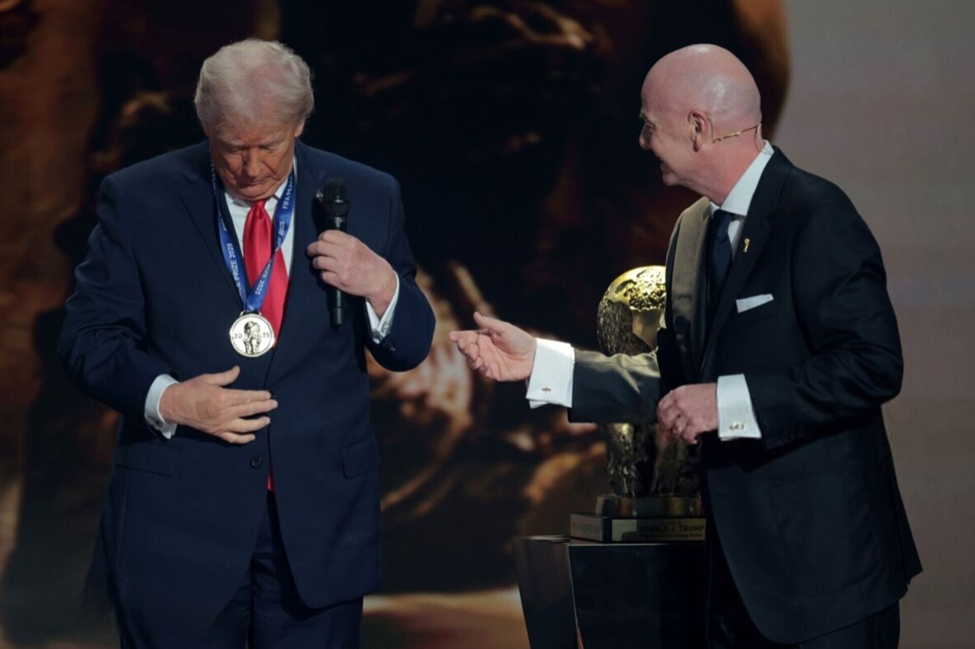 رئیس سابق فیفا: اینفانتینو فوتبال را به سیاست&zwnj;مداران فروخت!