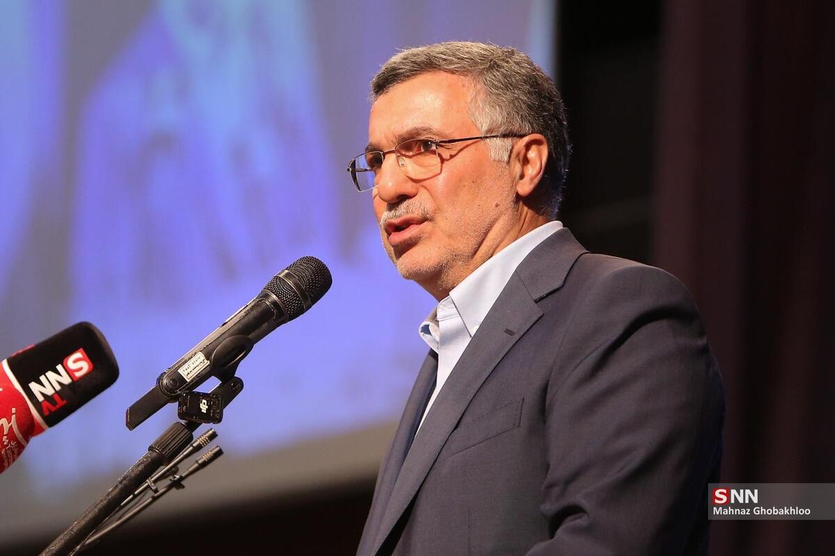 مخالفت وزیر بهداشت با برگشت دانشجویان پزشکی از خارج به داخل +فیلم