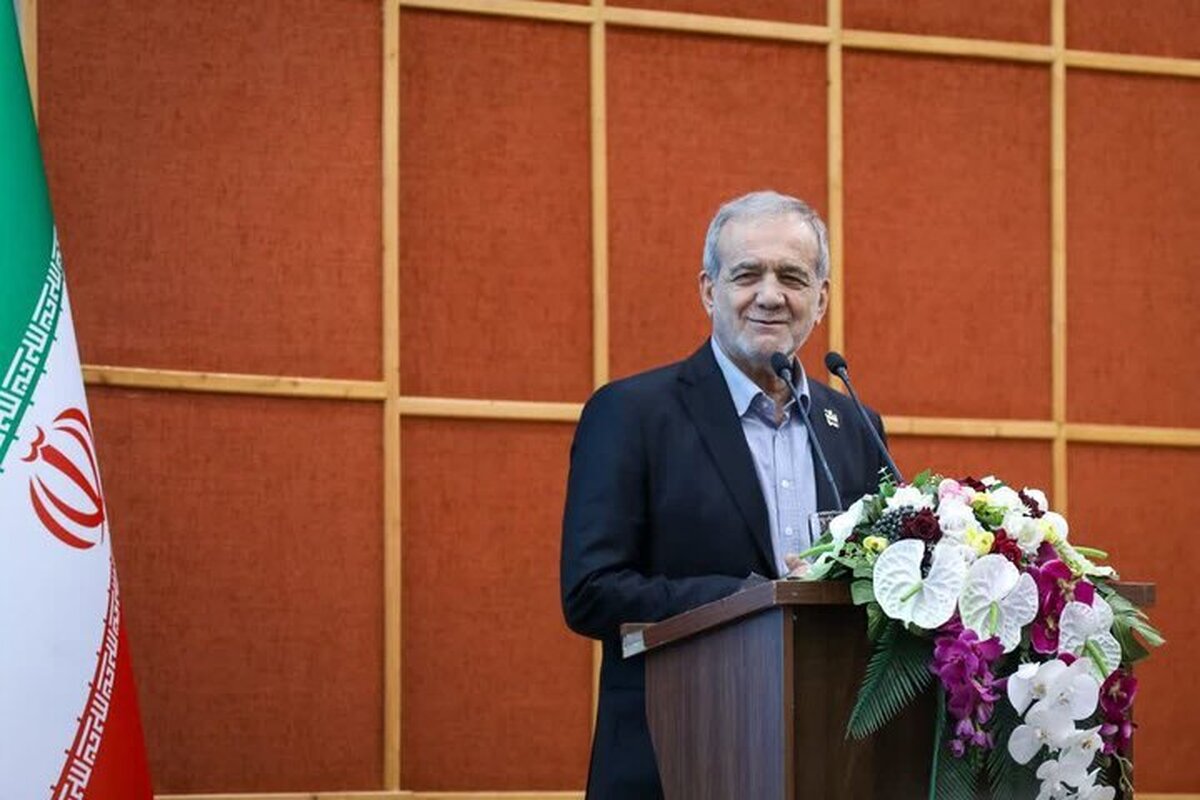 پاسخ پزشکیان به انتقادات یک دانشجو + فیلم