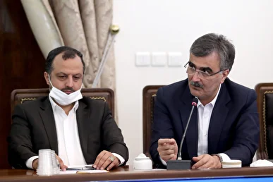 جدال لفظی بر سر «پرداخت» یا «اضافه‌برداشت» / اختلاف خاندوزی و مظاهری بر سر ماجرای بانک آینده