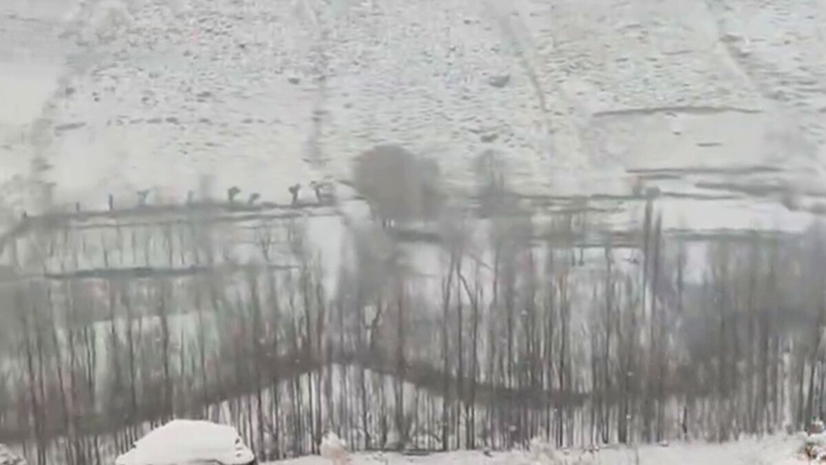 بارش برف پاییزی در روستای لیقوان آذربایجان شرقی