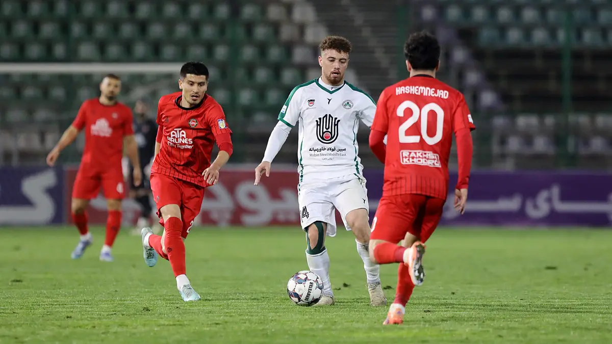 توقف تراکتور برابر ذوب‌آهن