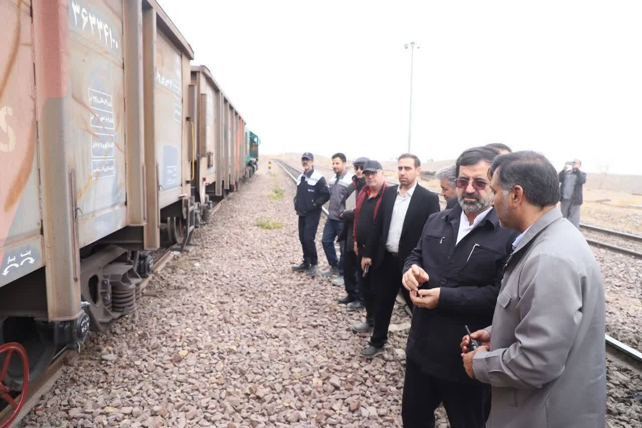 آغاز صادرات ریلی سیمان قم از ایستگاه سواریان به بندر کاسپین