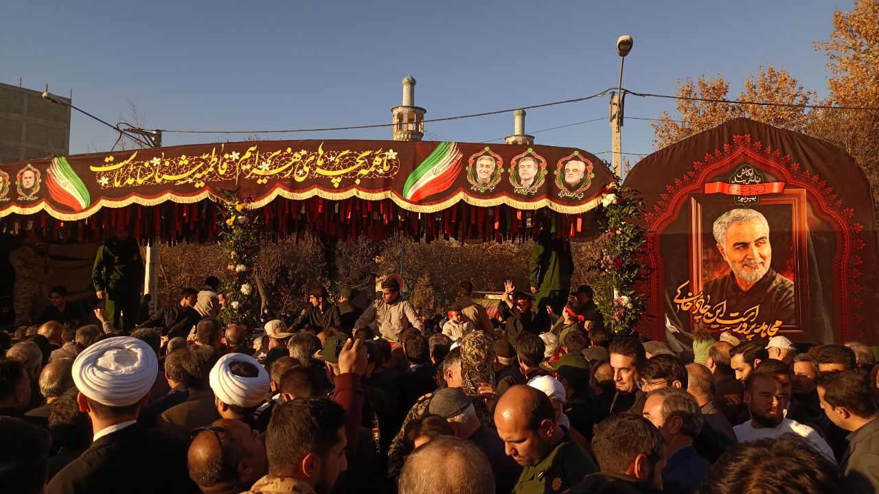 استقبال گرم بجنوردی‌ها از شهدای گمنام + فیلم