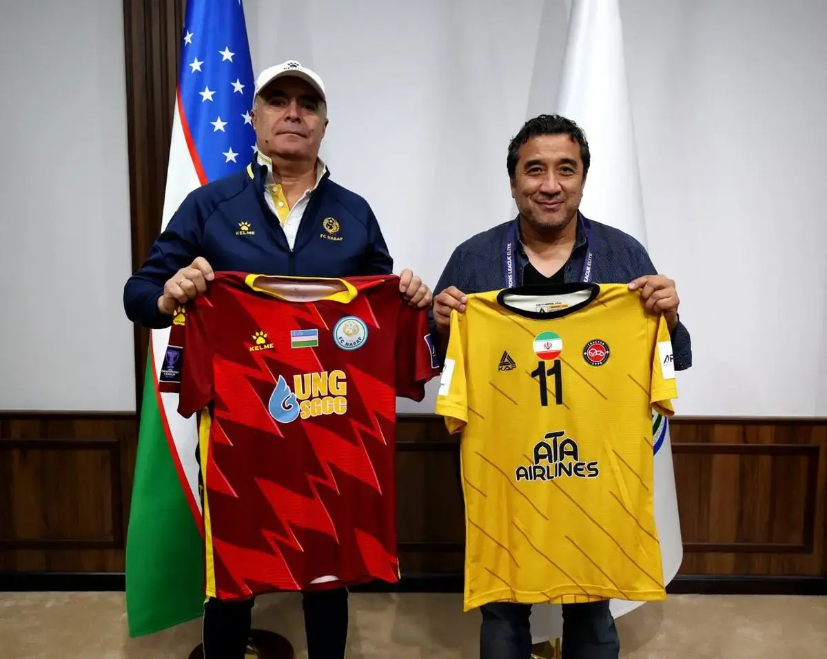 رونمایی از پیراهن تراکتور در دیدار با نسف قارسی