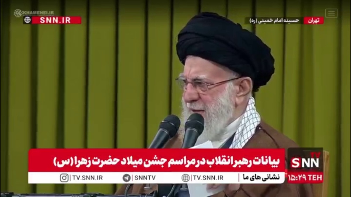 رهبر انقلاب: هدف دشمن محو کردن آثار درخشان انقلاب اسلامی و منصرف کردن مردم از یاد انقلاب و امام است