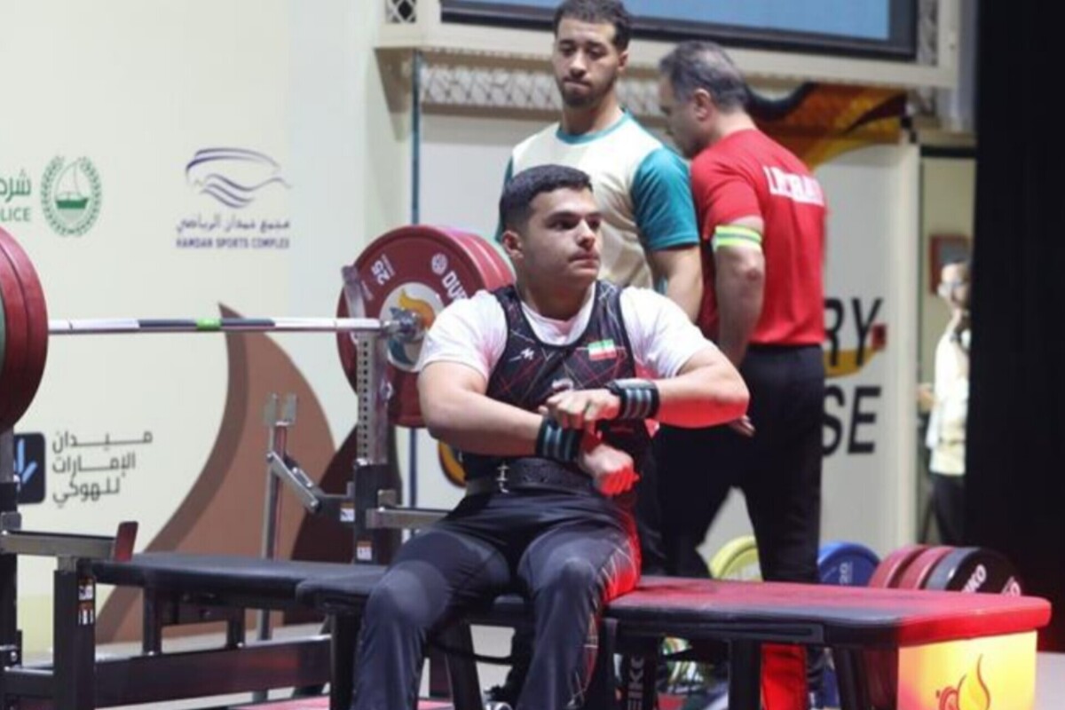 محمد حسین پور در پاراوزنه برداری نایب قهرمان شد