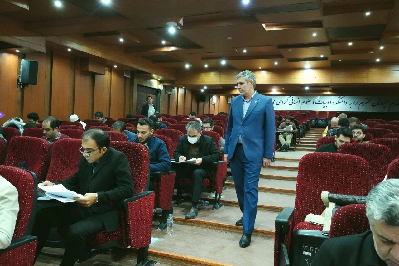 آزمون پذیرش وکالت مرکز وکلا در خراسان رضوی برگزار شد