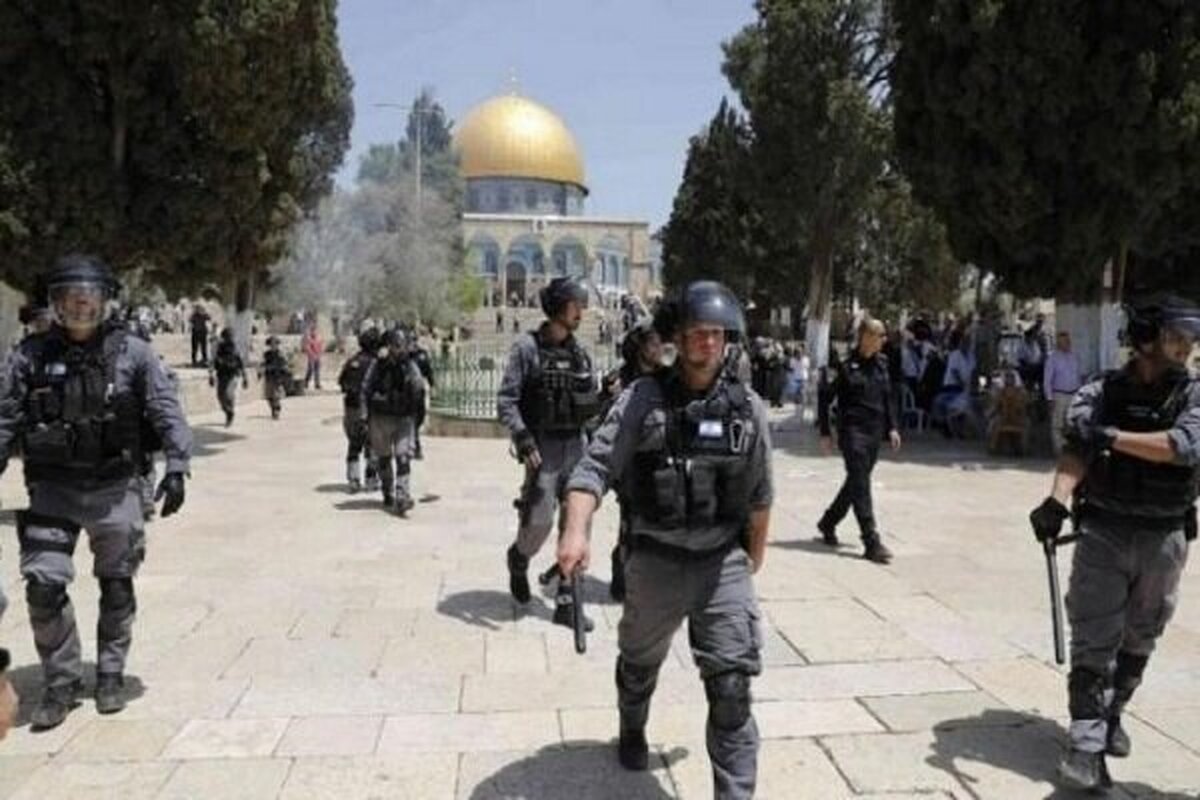 صهیونیست&zwnj;ها یکی از نگهبانان مسجد الاقصی را بازداشت کردند