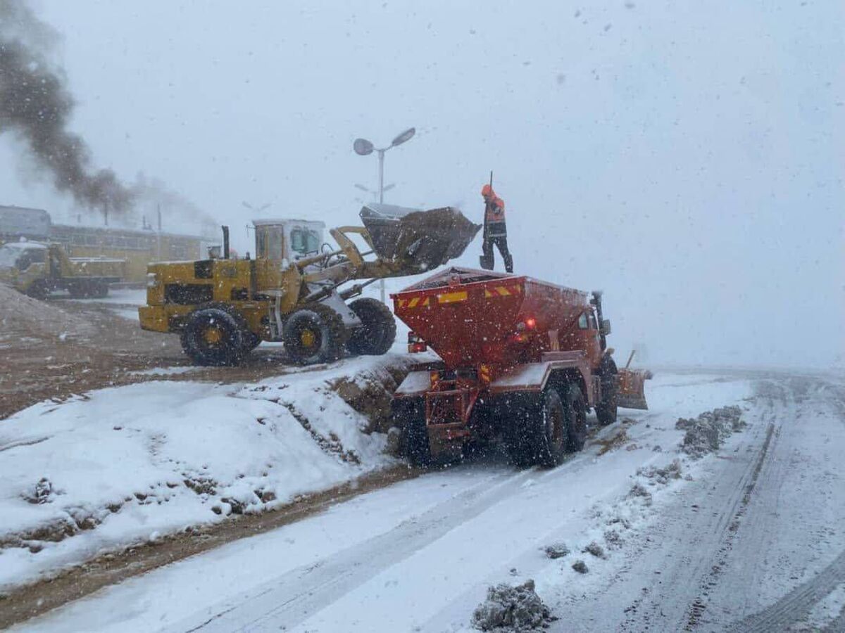 بارش برف و کولاک شدید در ارتفاعات تهران / پایتخت نشینان آماده برف بازی باشند