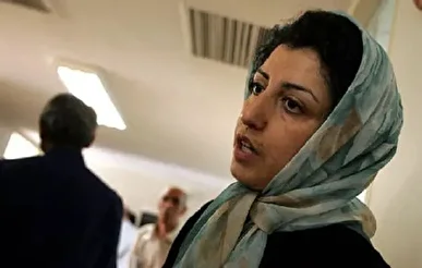 رفتار غیرقانونی عده‌ای در مراسم ختمی در مشهد/ فرمانده انتظامی و یک مامور با ضربه چاقو زخمی شدند/ برخی محکومین امنیتی دخیل بودند