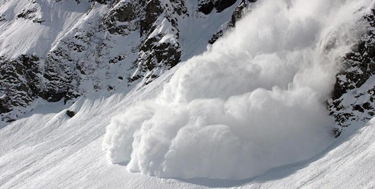 خطر سقوط سنگ و بهمن در کمین طبیعتگردان البرز / آمادهباش کامل در پی هشدارهای هواشناسی