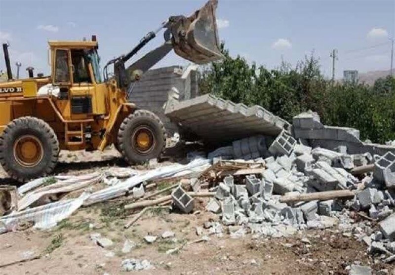 برخورد قاطع با زمین‌خواری در سمنان / ۲ بنای غیرمجاز تخریب شد