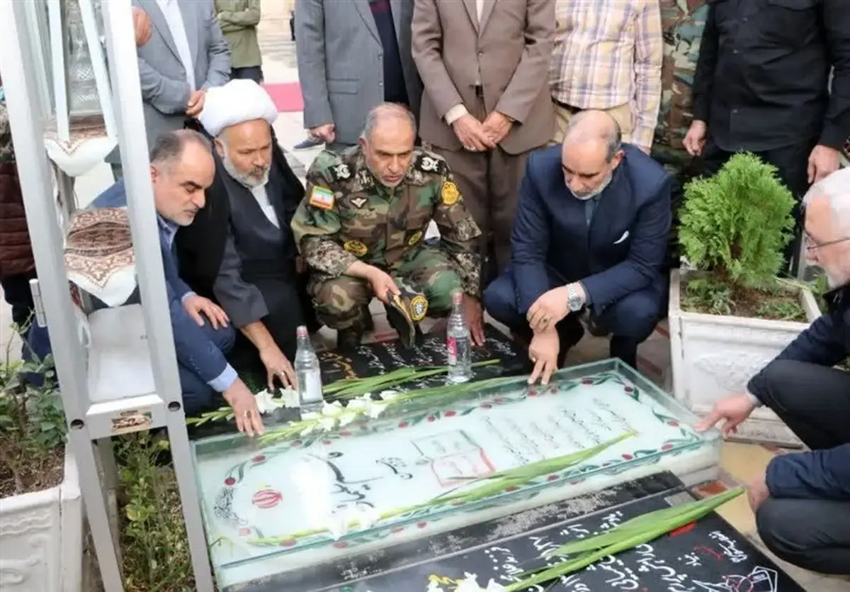 ادای احترام فرمانده نزاجا به مقام شامخ شهید «سلیمانی»