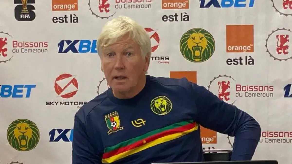 سرمربی تیم فوتبال کامرون استعفا داد