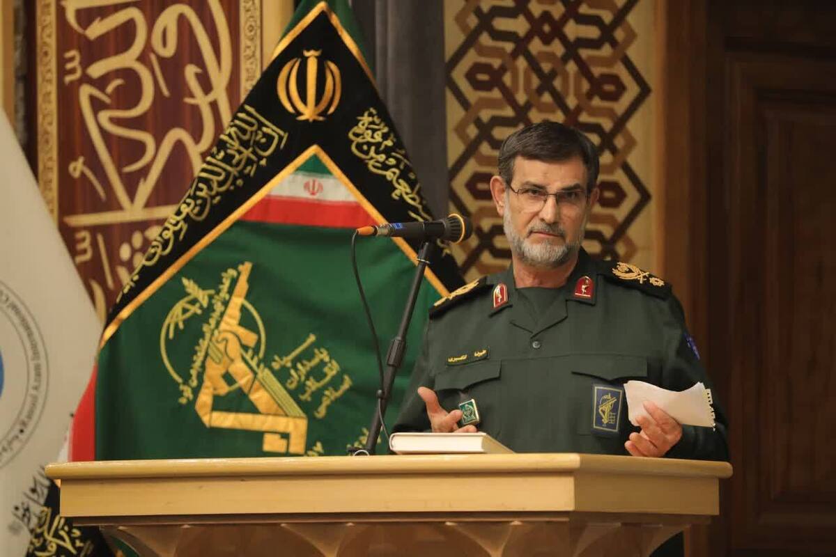 دریادار تنگسیری: هیچ‌گاه نیروی دریایی نامتقارن را کنار نگذاشتیم