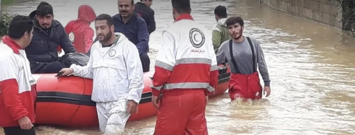 جان‌باختن دو کودک در سیل فارس و هرمزگان/ هشدار هلال‌احمر به مسافران و کوهنوردان