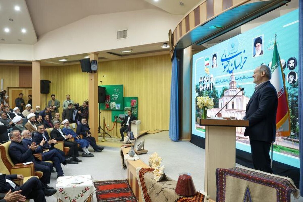 اعتراض رئیس&zwnj;جمهور به گرمایش بیش از اندازه سالن در جلسه مسئولان خراسان جنوبی + فیلم