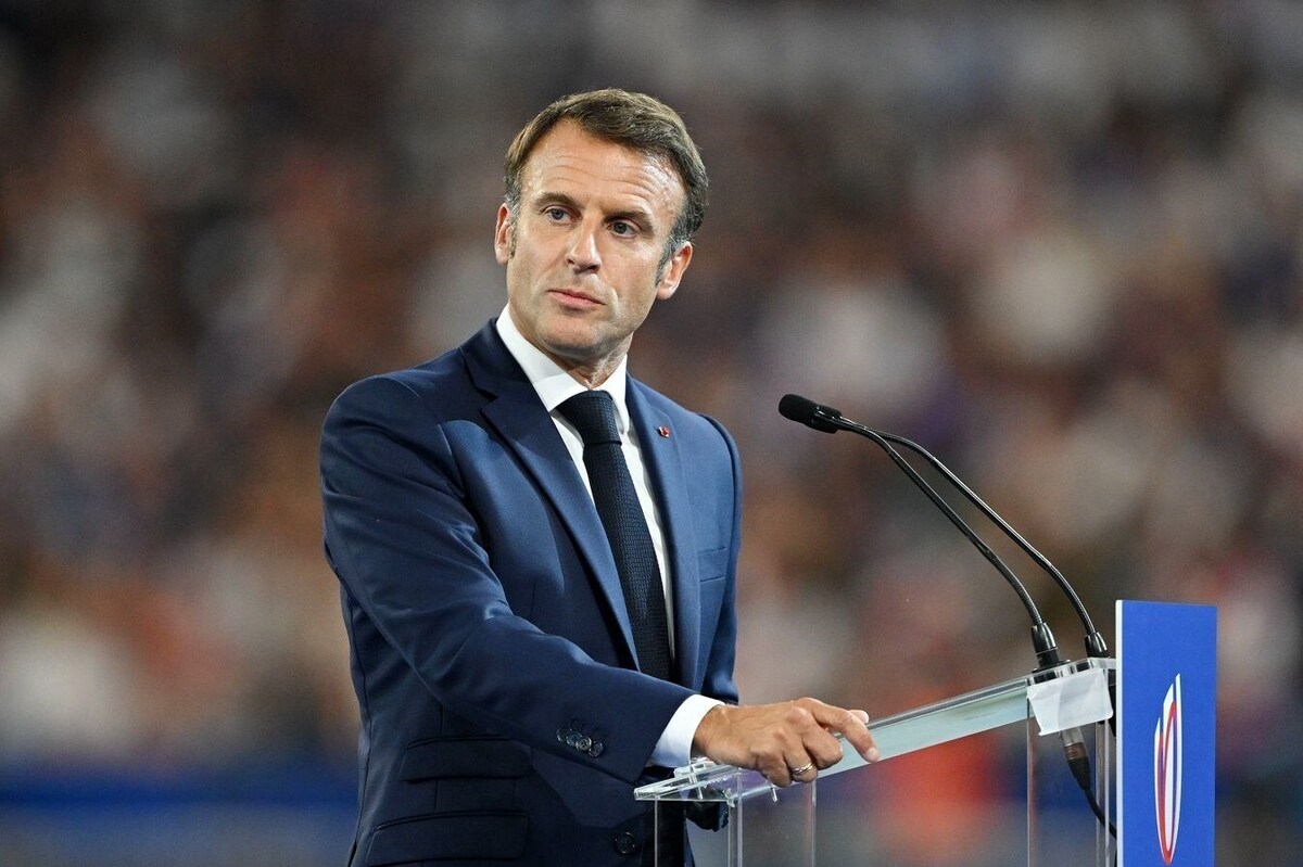 ماکرون: به نفع اروپا است که دوباره با پوتین گفت‌و‌گو کند