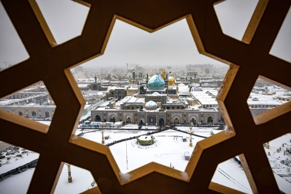 گزارش خبرنگار SNNTV از حال و هوای برفی حرم امام رضا (ع) و شهر مشهد مقدس +فیلم