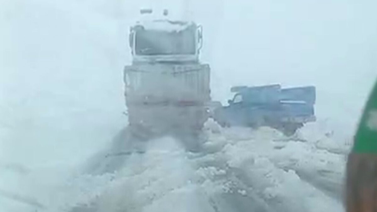 برف کم‌سابقه در محور تربت جام به مشهد