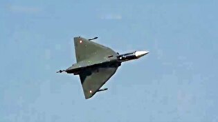 تصاویر جدید از لحظه سقوط جنگنده تژاس هند در نمایشگاه هوایی دبی ۲۰۲۵