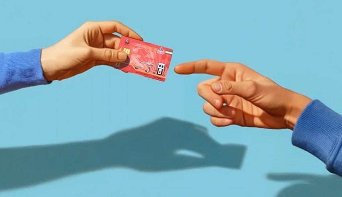 مراحل پیگیری کارت سوخت + نحوه ثبت نام / قیمت بنزین و تحرکات در بازار سوخت / سامانه هوشمند سوخت و بیقه ماجرا