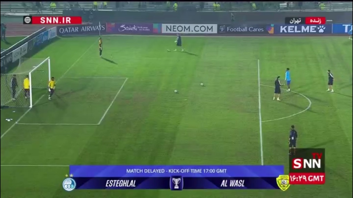 گرم کردن پیش از مسابقه بازیکنان دو تیم استقلال ایران و الوصل امارات