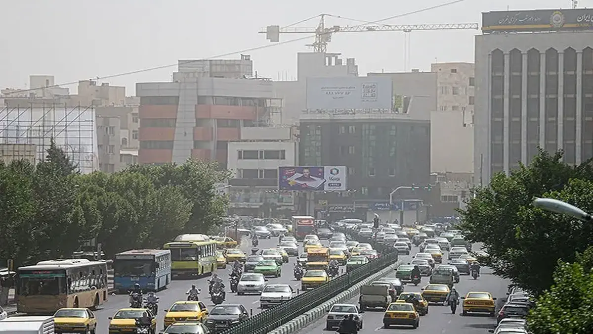 امروز ‌پنج شنبه تهران ترافیکی عادی و روان را تجربه می‌کند/ پیشنهاد پلیس در روزهای آلودگی هوای پایتخت استفاده از حمل و نقل عمومی است 