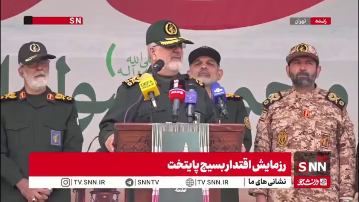 سرلشکر پاکپور: ۱۰ هزار نیروی بسیجی اهل سنت در جنوب شرق کشور حضور دارند که مقابل عملیات&zwnj;های نیروهای تروریست در مرز می&zwnj;ایستند&zwnj;