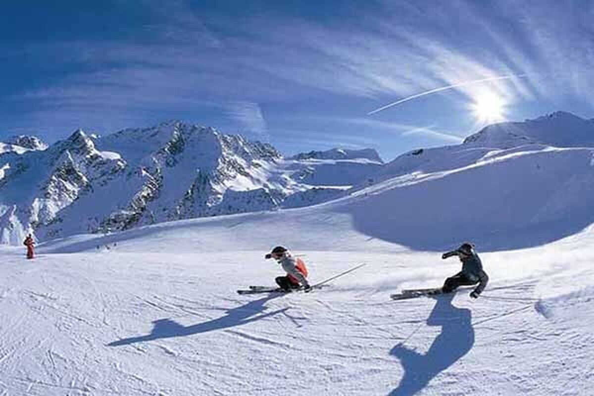 سقوط بهمن؛ تیم ملی اسکی در سلامت کامل است