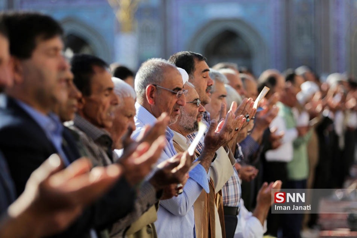 ببینید| لحظاتی پیش از اقامه نماز عید سعید فطر، حرم مطهر رضوی