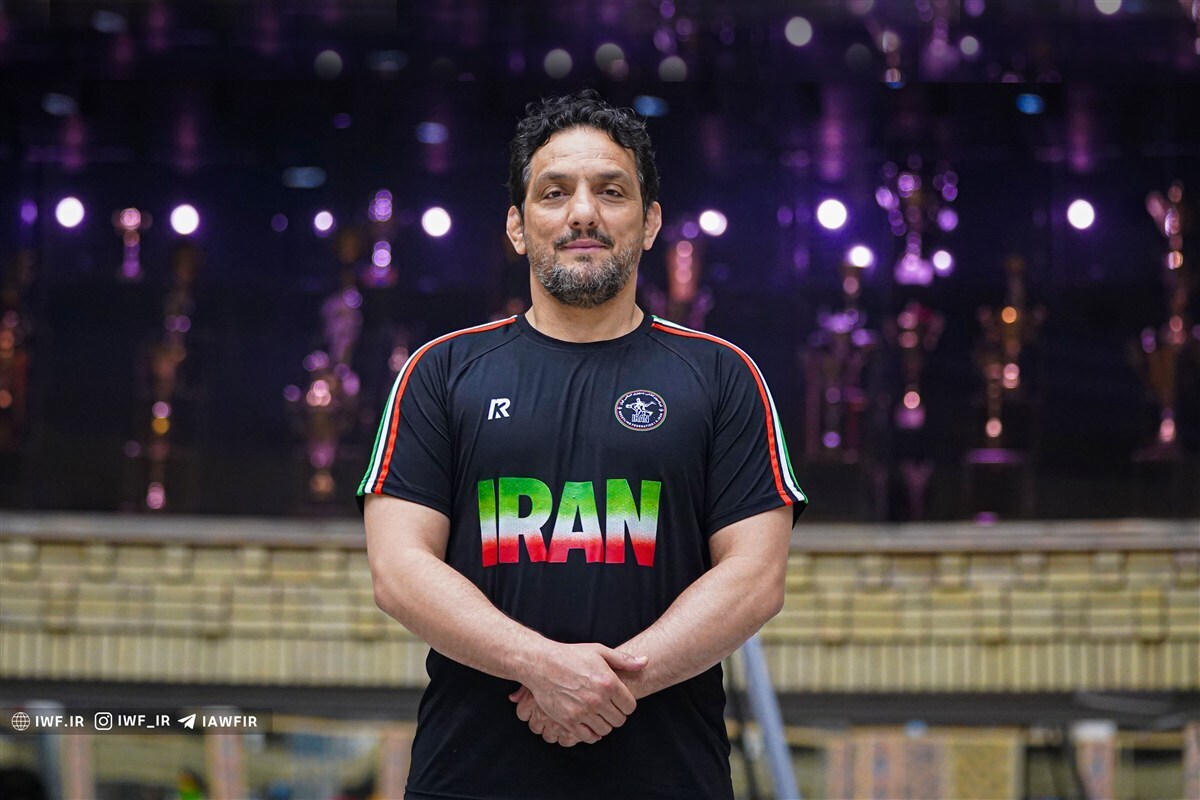 درخواست سرمربی تیم ملی کشتی آزاد برای خواندن سرود از خون جوانان وطن لاله دمیده + فیلم