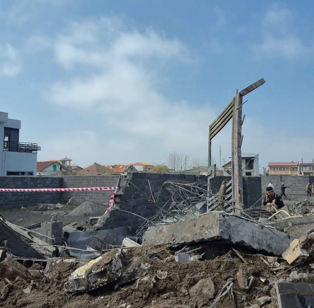 شلیک کینه به هفتسین گیلان/ شهادت ۲ تن در پی جنایت موشکی آمریکا و صهیونیسم در بافت مسکونی بندر کیاشهر +فیلم و تصاویر/منتشر نشود شلیک کینه به هفتسین گیلان/ شهادت ۲ تن در پی جنایت موشکی آمریکا و صهیونیسم در بافت مسکونی بندر کیاشهر +فیلم و تصاویر/منتشر نشود