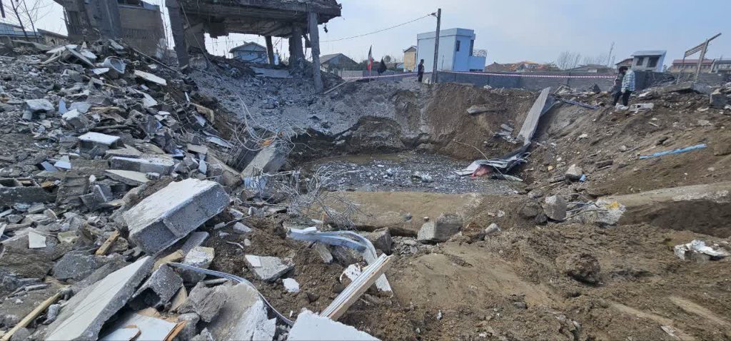 شلیک کینه به هفتسین گیلان/ شهادت ۲ تن در پی جنایت موشکی آمریکا و صهیونیسم در بافت مسکونی بندر کیاشهر +فیلم و تصاویر/منتشر نشود شلیک کینه به هفتسین گیلان/ شهادت ۲ تن در پی جنایت موشکی آمریکا و صهیونیسم در بافت مسکونی بندر کیاشهر +فیلم و تصاویر/منتشر نشود