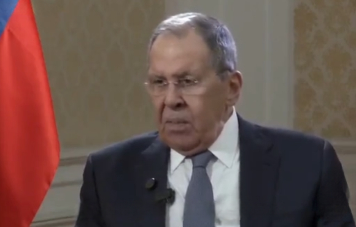 آنها رهبران کشور‌هایی که به منابع آنها نیاز دارند را میکشند برای اینکه فقط منافع خود را میبینند