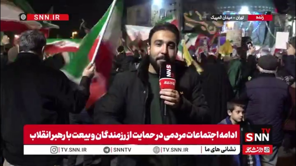 خبرنگار SNNTV: امشب هم مردم محله المپیک مانند شب های گذشته گل کاشتند