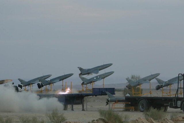 حمله پهپادی ارتش ایران به ایستگاه&zwnj;های رادار و محل استقرار نیروهای آمریکا در امارات+فیلم