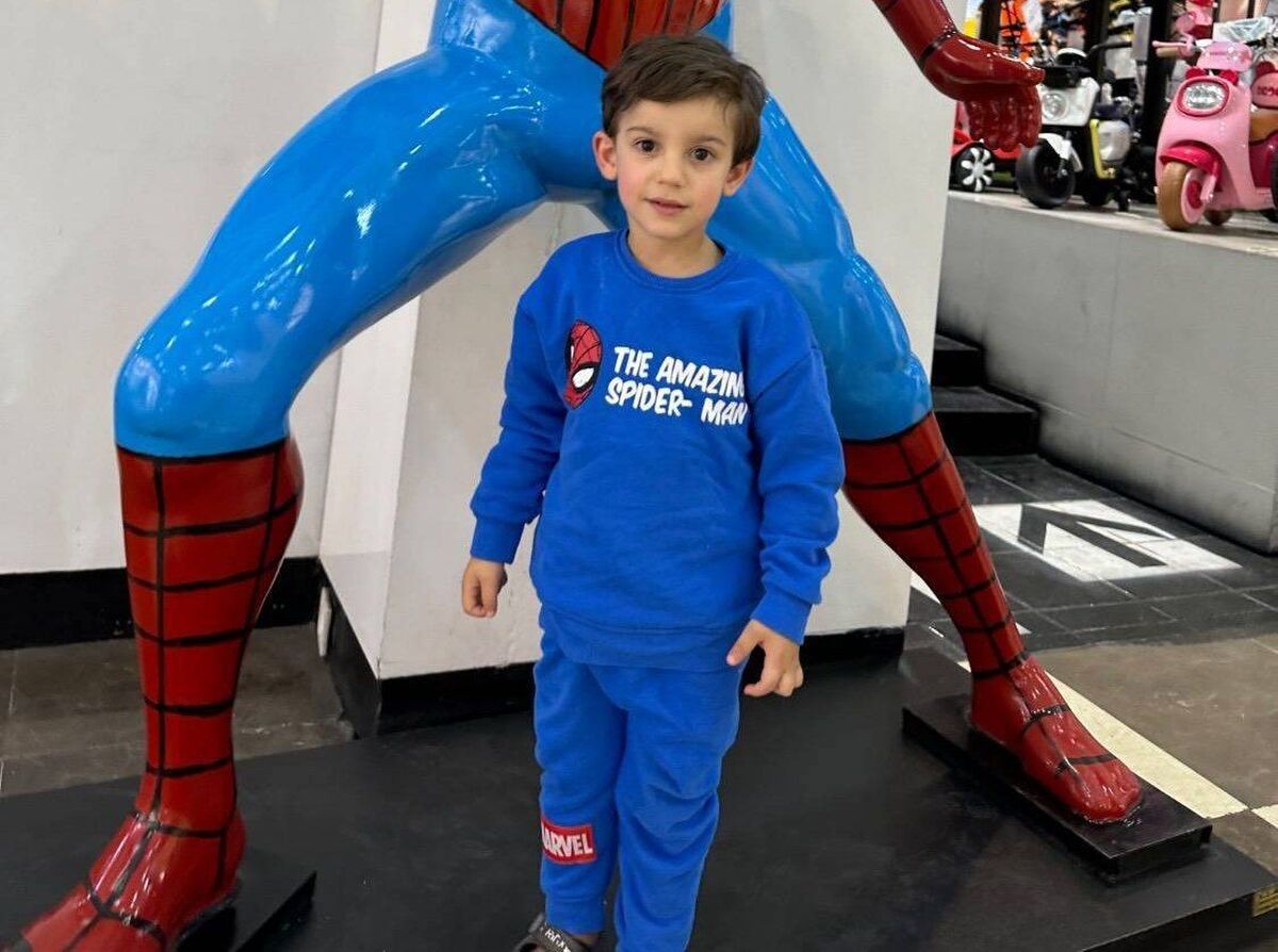 جنایت جنگی علیه اسپایدرمن ۴ ساله ایرانی؛ سازمان‌های حامی حقوق کودکان پاسخ دهند: امیرعباس و خواهرانش چه گناهی داشتند؟ + فیلم و تصاویر