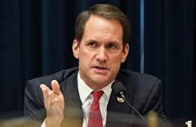 نماینده کنگره آمریکا: ترامپ درباره مذاکرات با ایران دروغ می‌گوید+فیلم