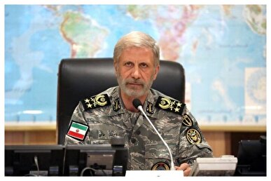 پیام تسلیت فرمانده کل ارتش به مناسبت شهادت فرمانده نیروی دریایی سپاه