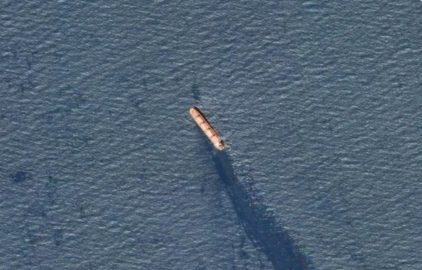 هدف قرار گرفتن یک کشتی کانتینری با پرچم لیبریا در نزدیکی ساحل عربستان