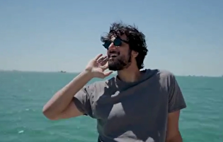 خبرنگار آمریکایی که به ایران آمده، می‌گوید احتمالا تنها آمریکایی است که الان در تنگه هرمز حضور دارد