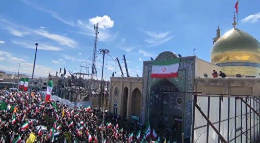 اجتماع عظیم مردمی در مقابل حسینیه اعظم زنجان+فیلم