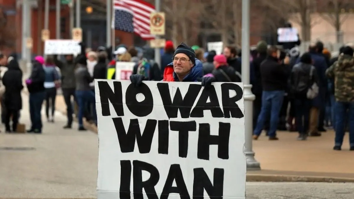 سی ان ان : جنگ آمریکا و اسرائیل با ایران یک‌ماهه شد؛ چه کسانی هزینه جنگ را می‌پردازند؟