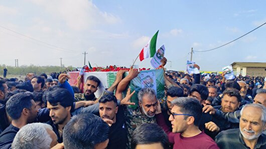 اهالی شیعه و سنی گلستان شهید هوافضای سپاه را تشییع کردند